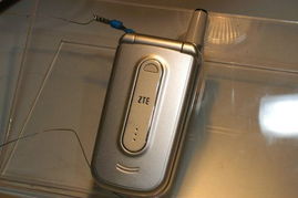 中興亮相2004年中國國際通信設(shè)備技術(shù)展，展示最新系列手機(jī)圖片引領(lǐng)通信新風(fēng)尚